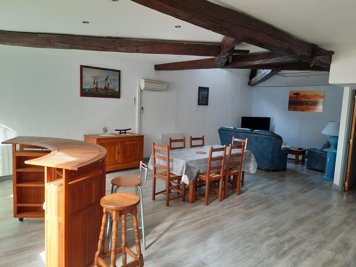 Appartement Tres Spacieux 4 Chambres 6 Couchages Noidans-le-Ferroux Bagian luar foto