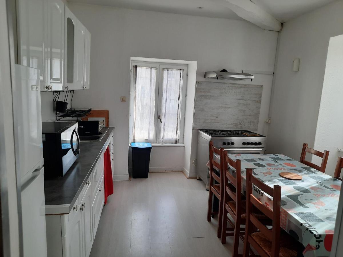 Appartement Tres Spacieux 4 Chambres 6 Couchages Noidans-le-Ferroux Bagian luar foto